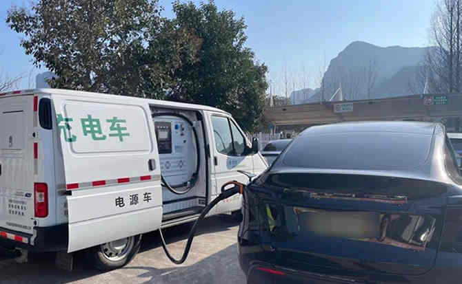 定南汽车搭电